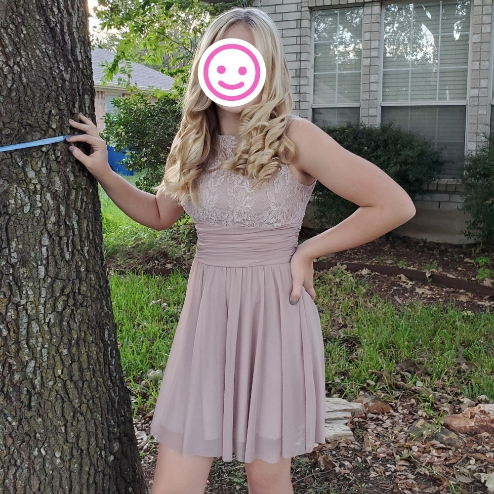 Semi-Formal dress - Picture 2 of 9